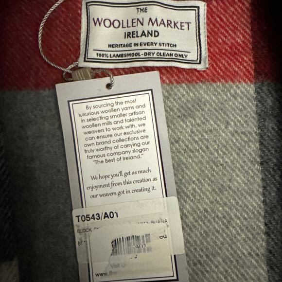 NWT The woollen market, Ireland LAMBSWOOL CHECK BLANKET/ CAPE /SCARF - Picture 7 of 16